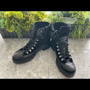 L’intervalle leather lace up boots